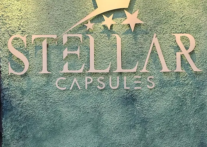 Stellar Capsules ホステル *